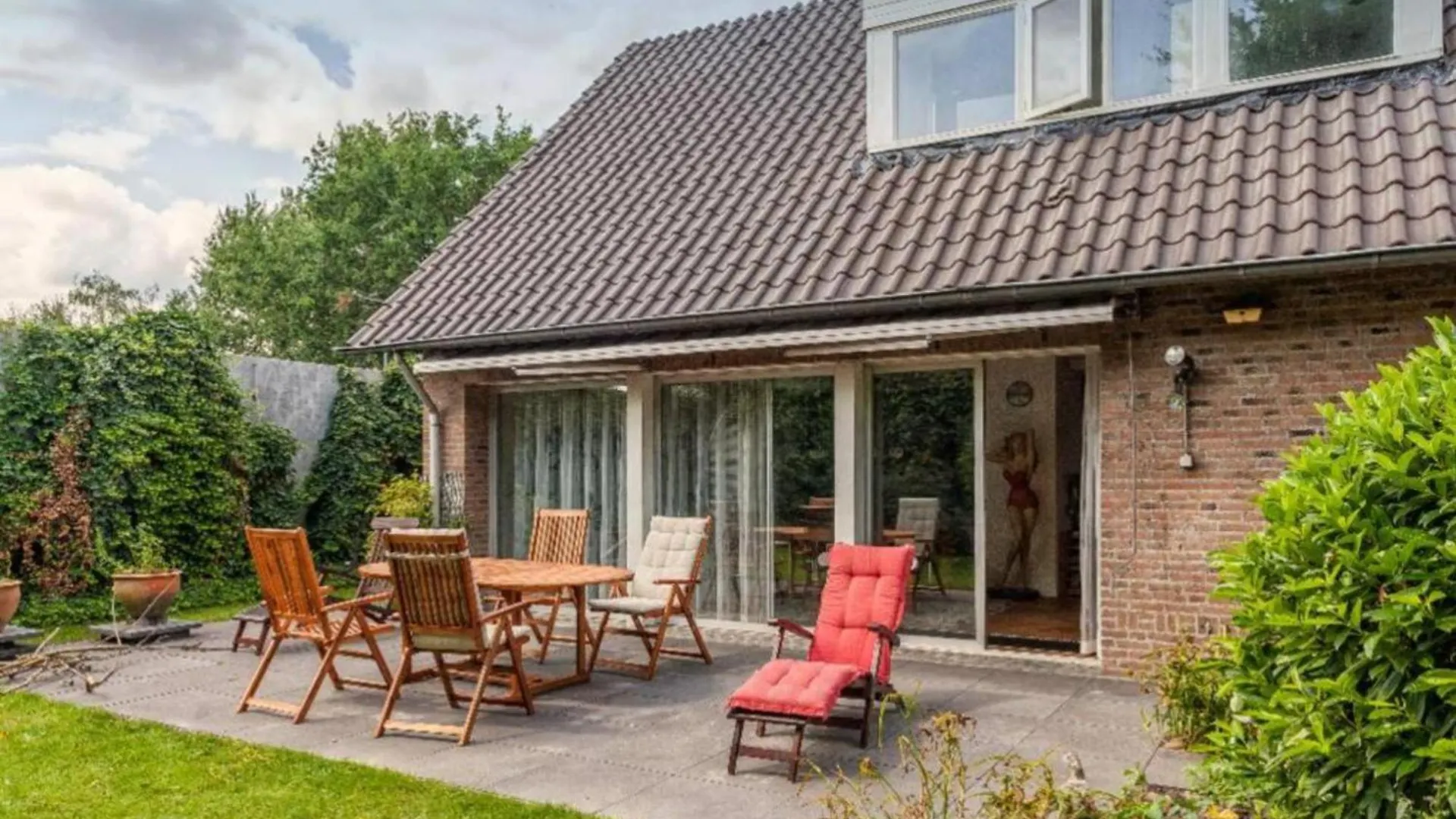 Ground Floor And Twin Bedroom In Luxurious Villa With Beautiful Garden Very Near Tue And Centre Eindhoven Netherlands